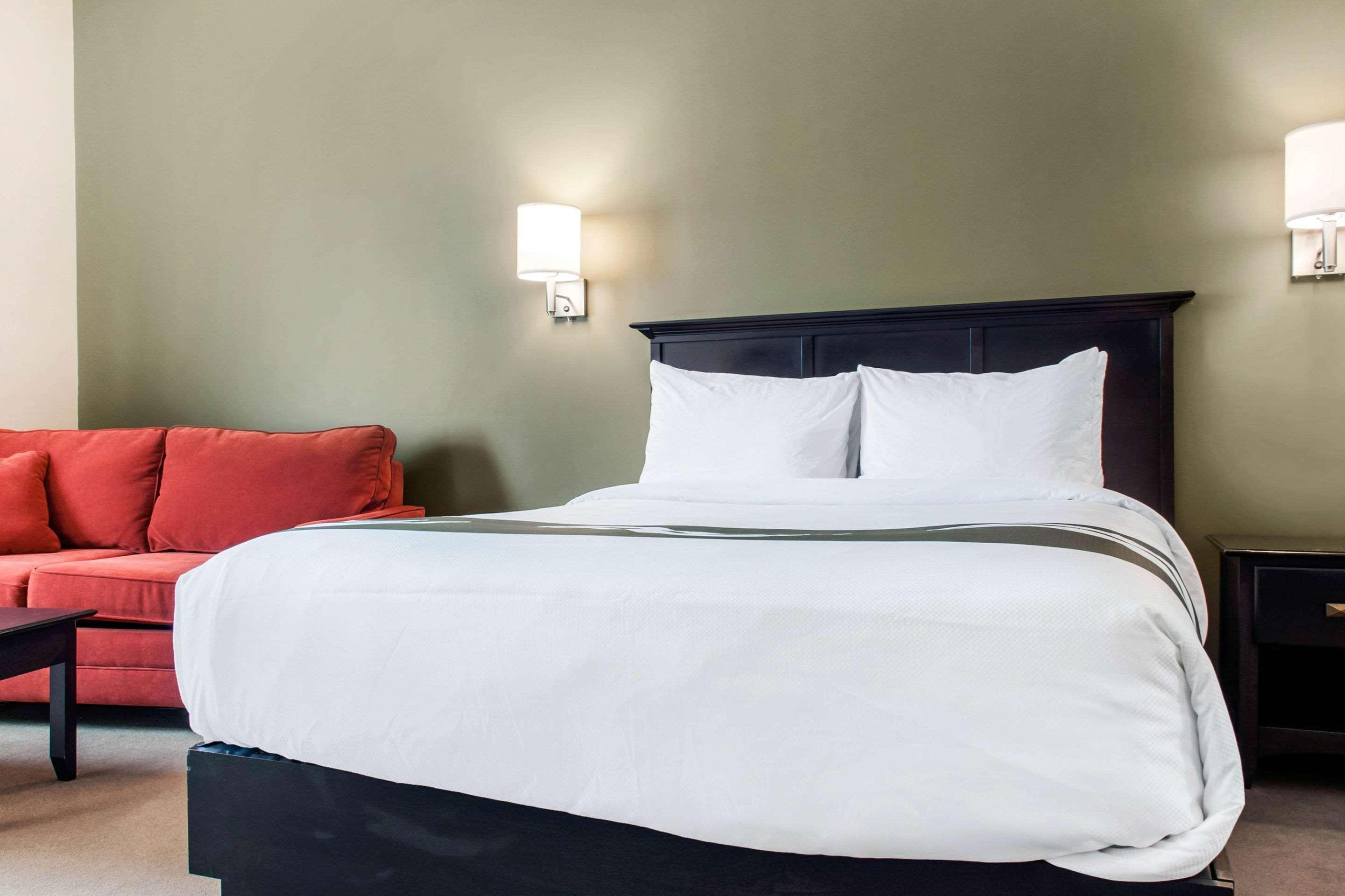 Quality Inn & Suites Quispamsis Rothesay Экстерьер фото
