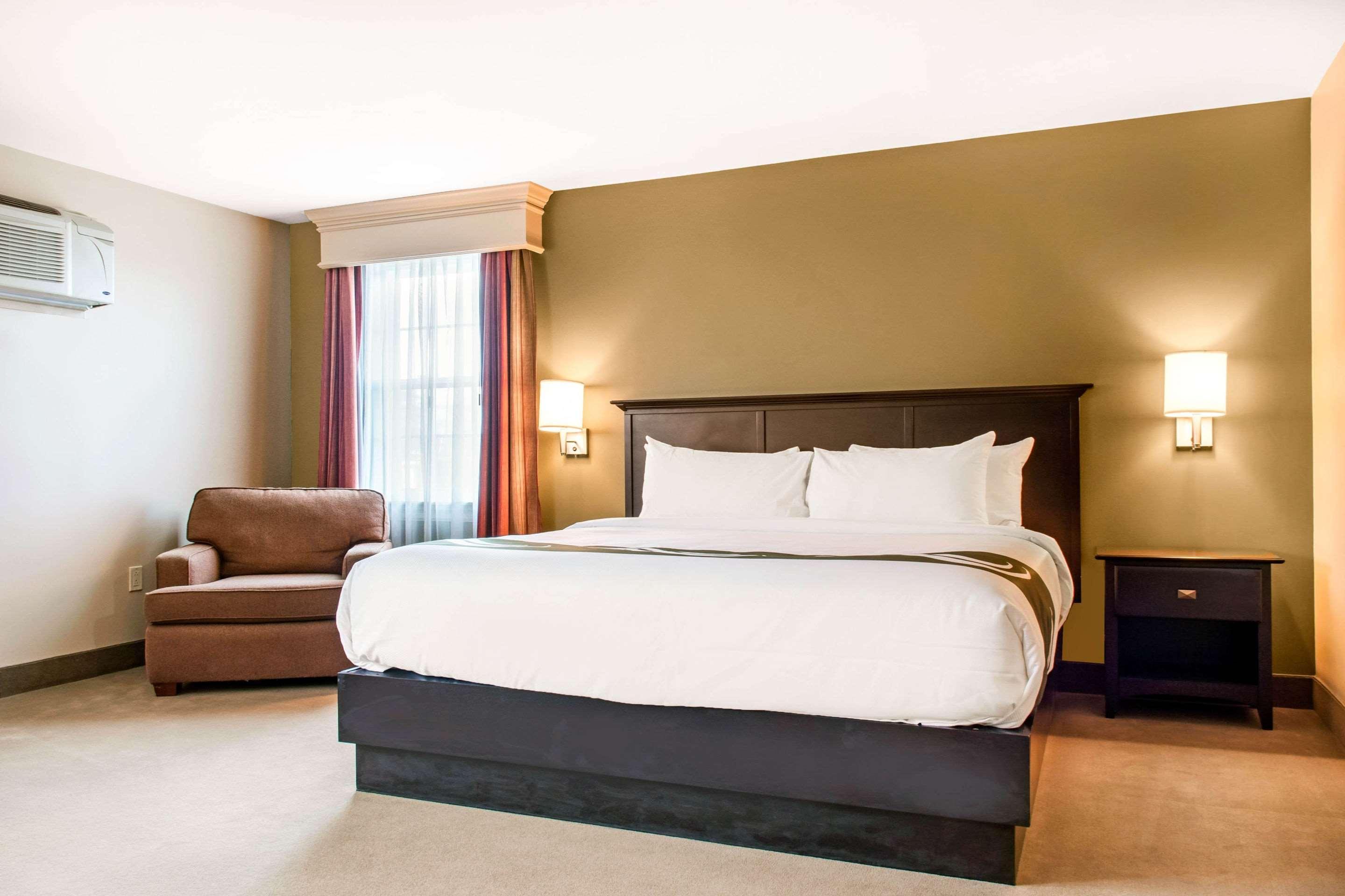Quality Inn & Suites Quispamsis Rothesay Экстерьер фото