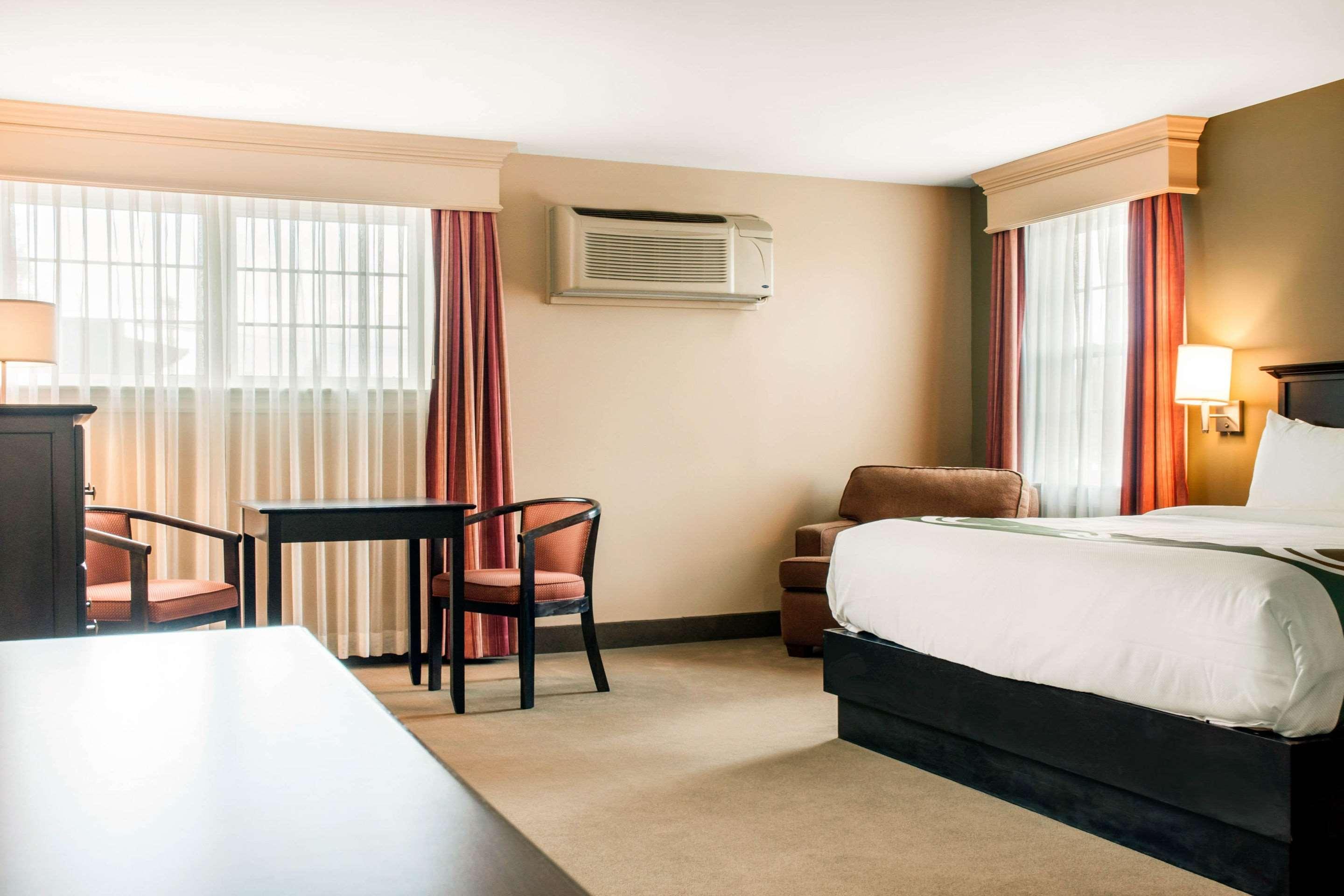 Quality Inn & Suites Quispamsis Rothesay Экстерьер фото