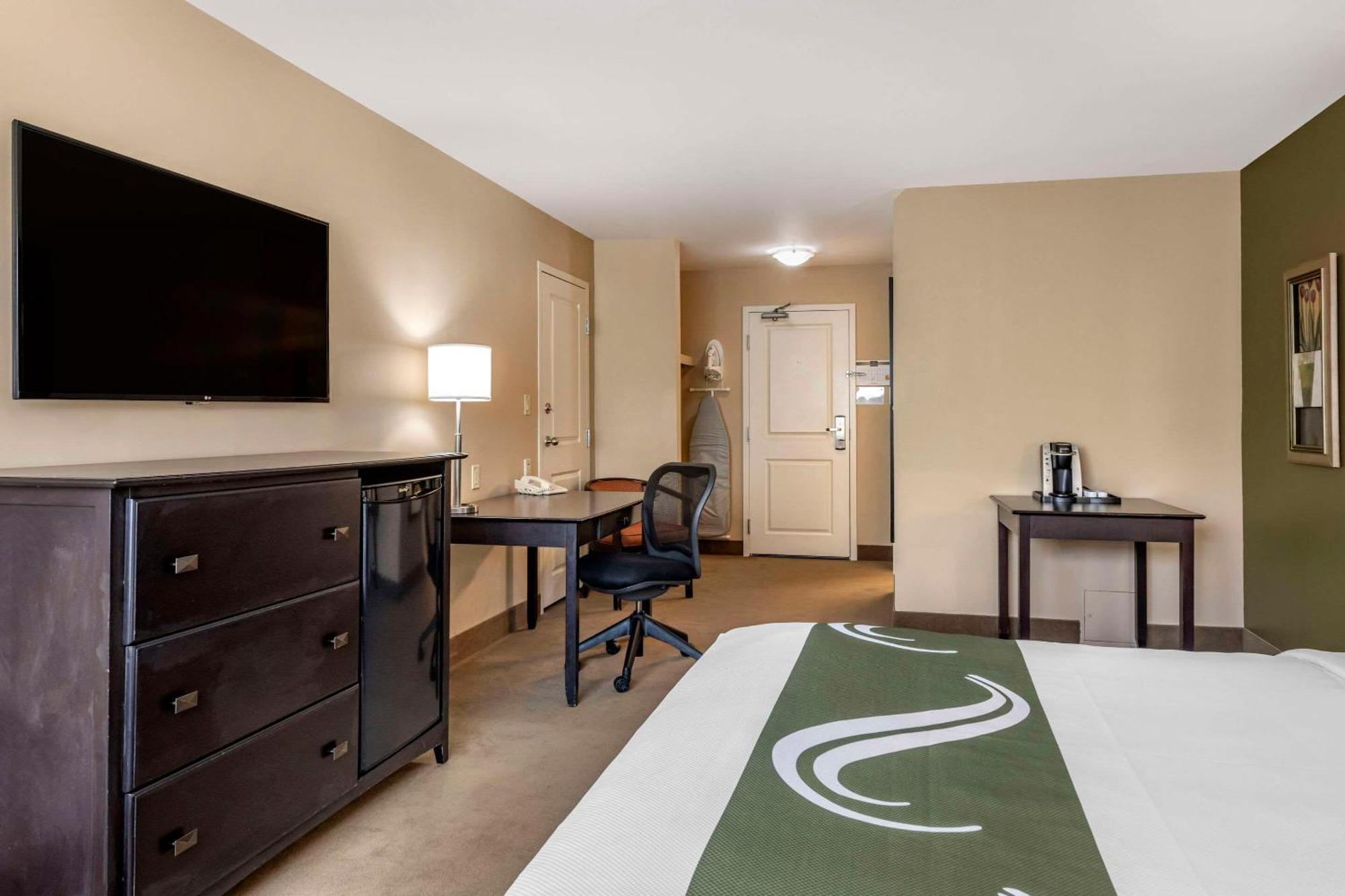 Quality Inn & Suites Quispamsis Rothesay Экстерьер фото