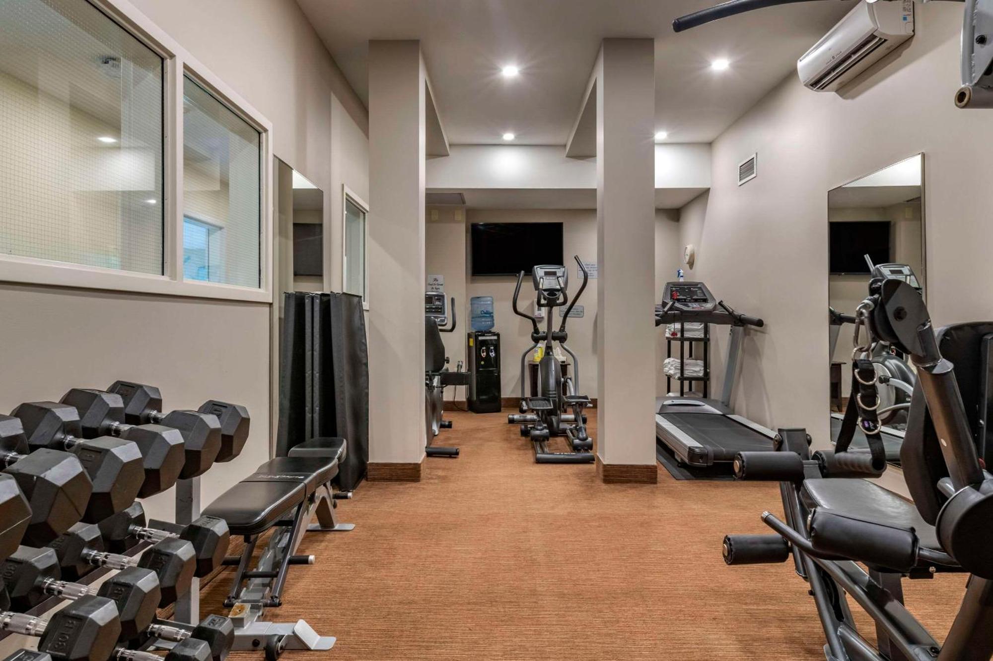 Quality Inn & Suites Quispamsis Rothesay Экстерьер фото
