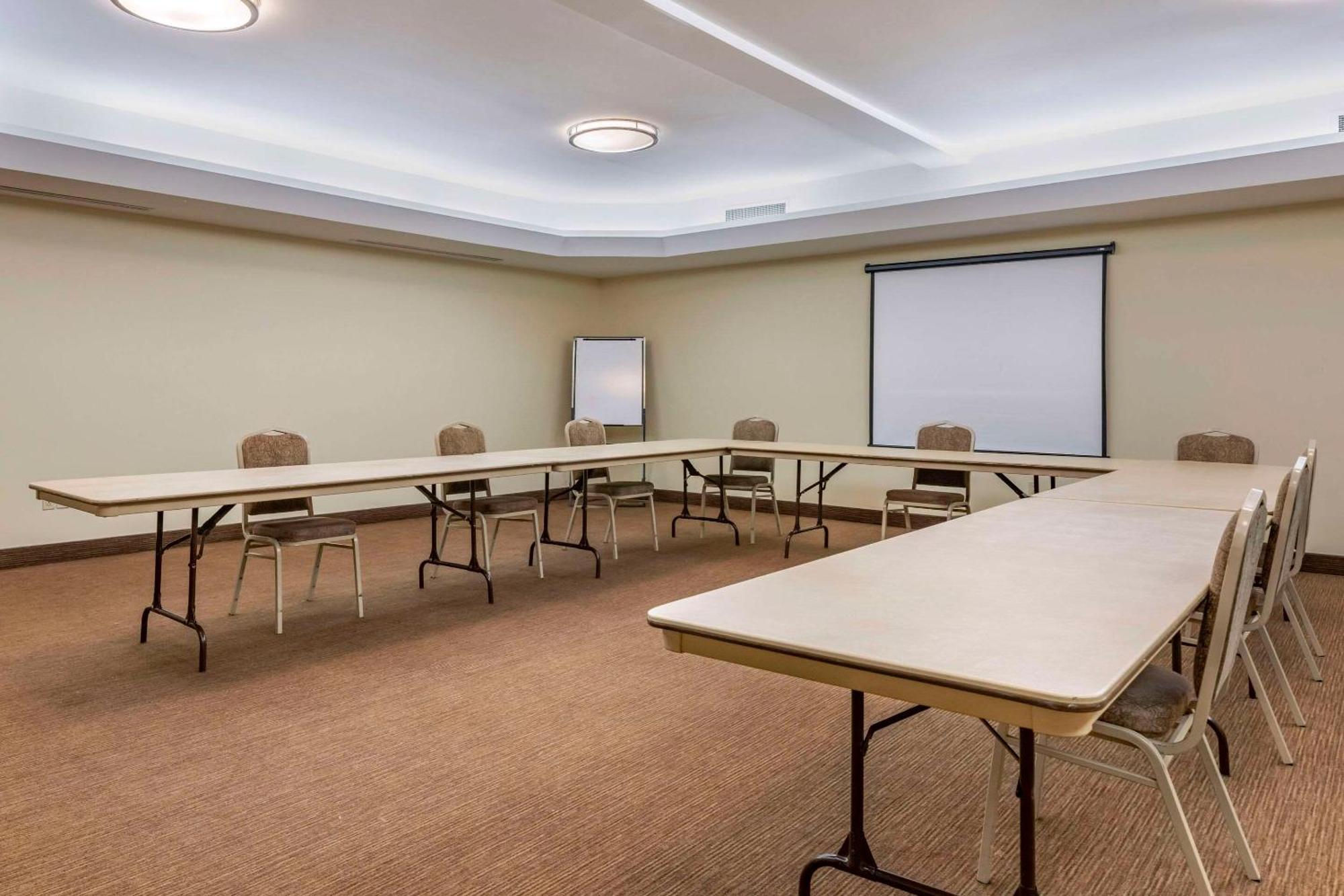Quality Inn & Suites Quispamsis Rothesay Экстерьер фото