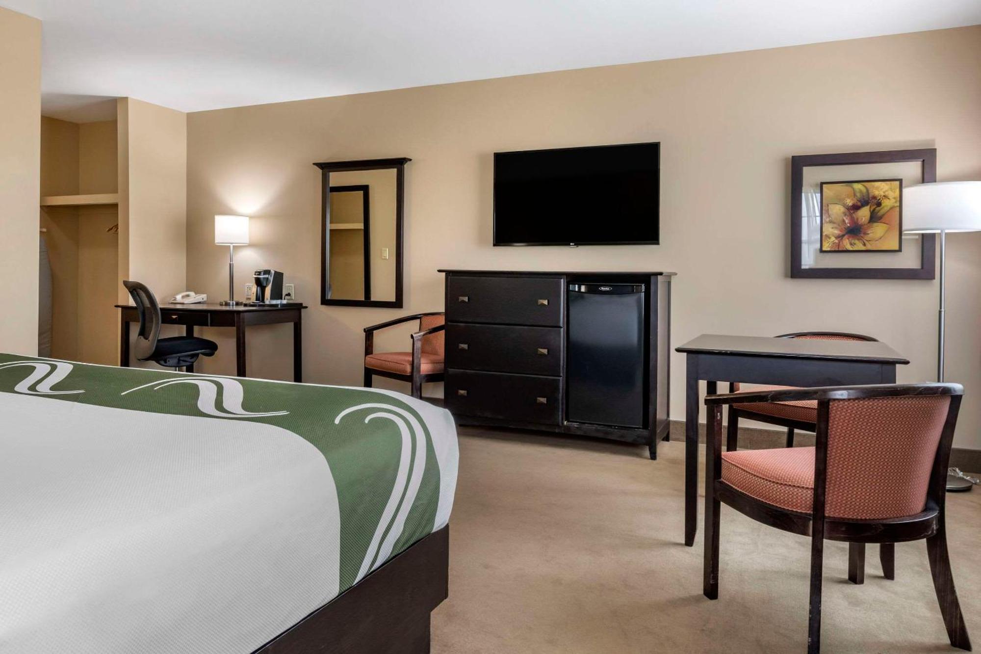 Quality Inn & Suites Quispamsis Rothesay Экстерьер фото