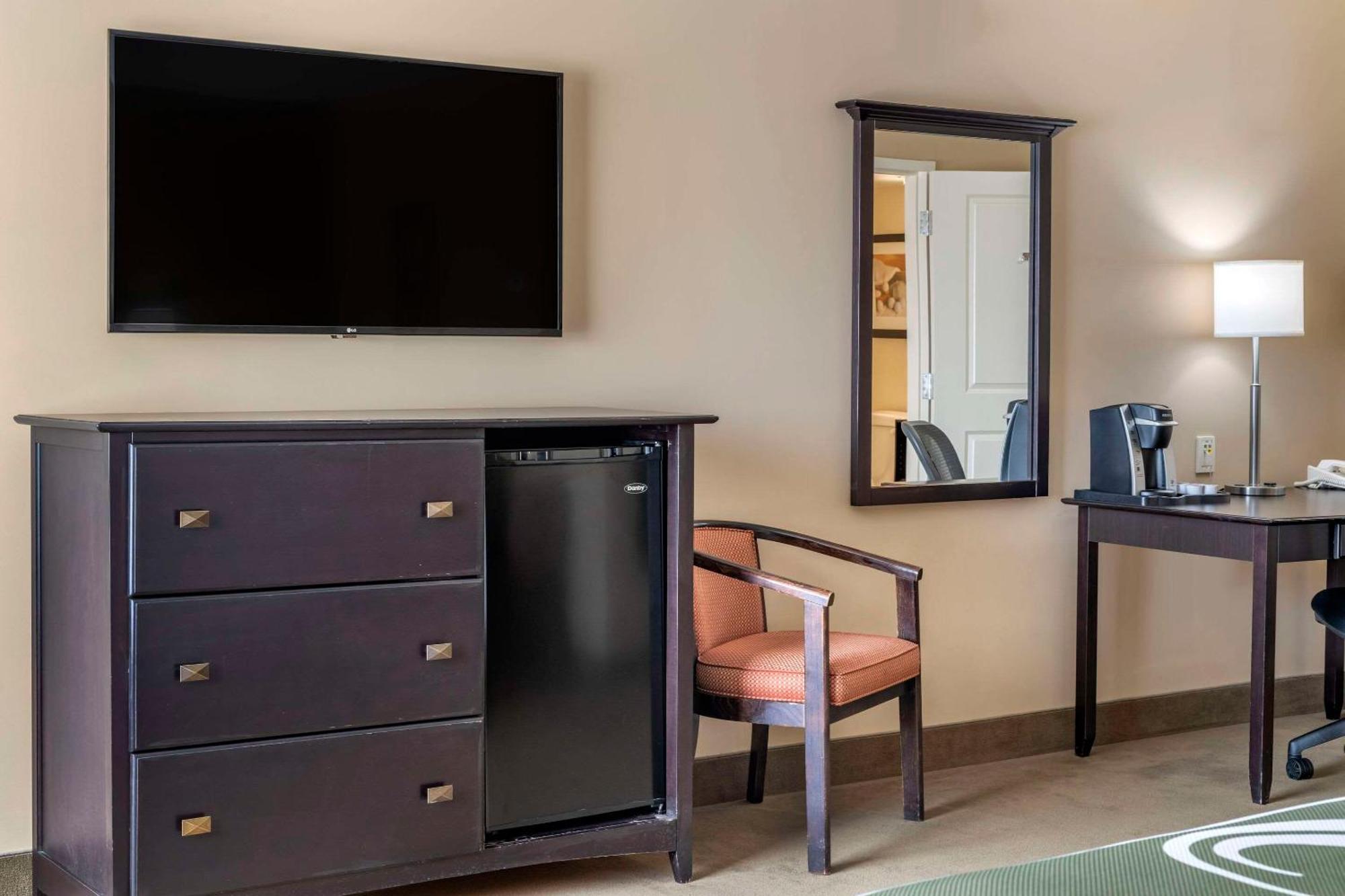 Quality Inn & Suites Quispamsis Rothesay Экстерьер фото
