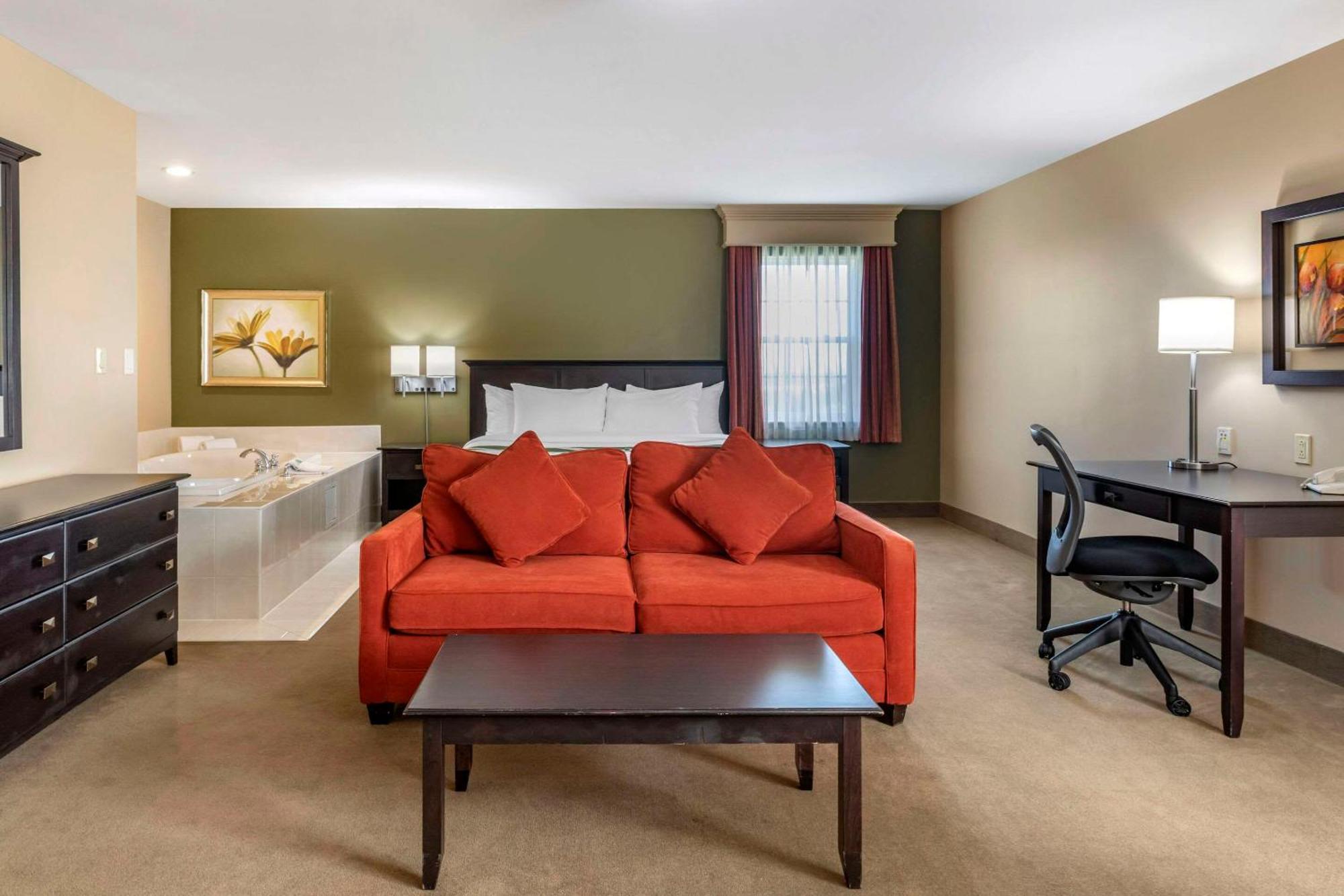 Quality Inn & Suites Quispamsis Rothesay Экстерьер фото