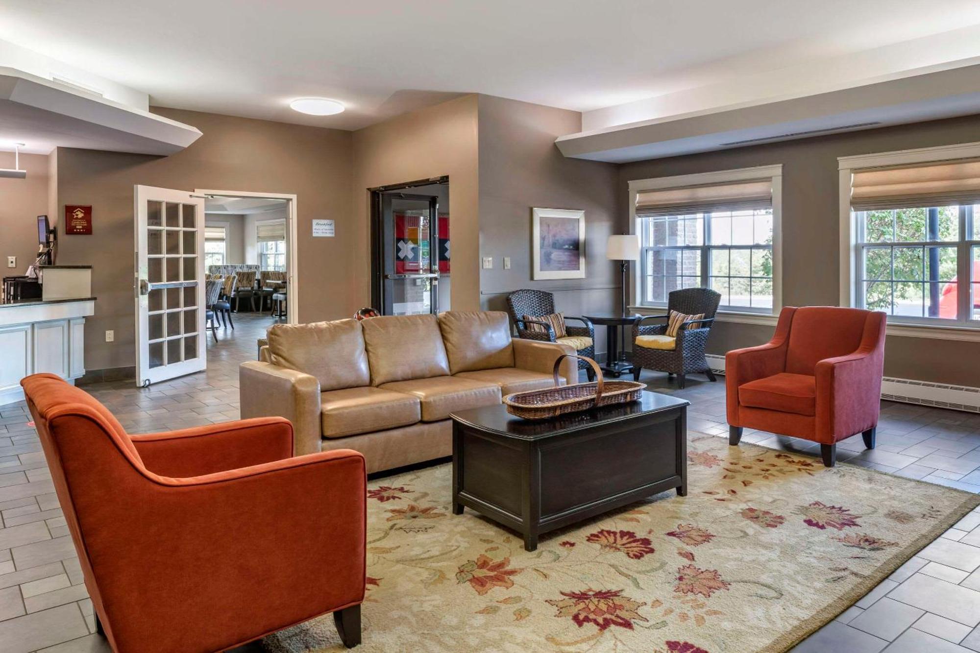 Quality Inn & Suites Quispamsis Rothesay Экстерьер фото